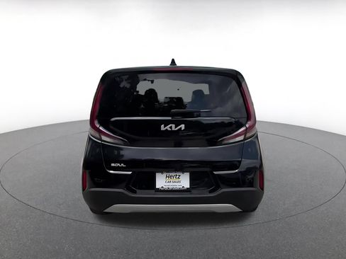 Used 2025 Kia Soul LX w/ LX Technology Package FWD image 12