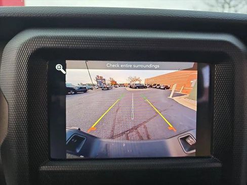 Certified 2022 Jeep Gladiator Sport AWD/4WD image 23