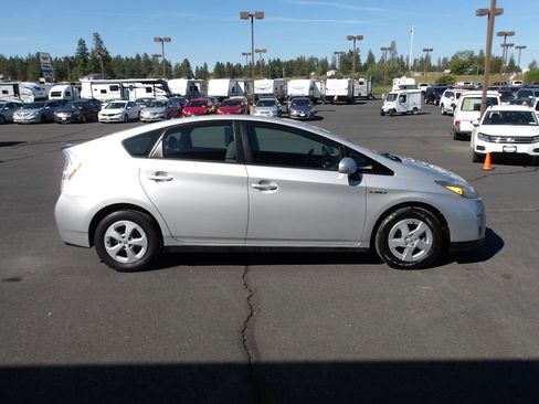 Used 2010 Toyota Prius Three FWD image 6