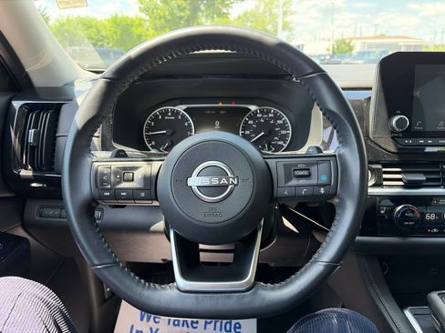 Used 2022 Nissan Pathfinder SV AWD/4WD image 18