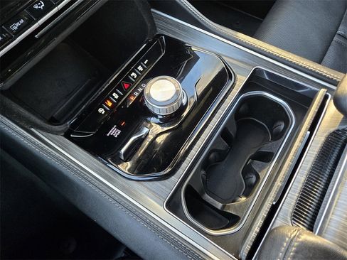 Used 2023 Jeep Wagoneer L Series II image 27