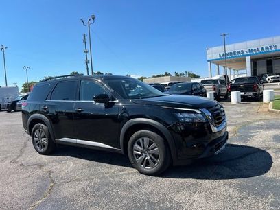 Used 2025 Nissan Pathfinder SV