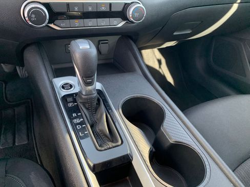 Used 2025 Nissan Altima 2.5 SV image 40