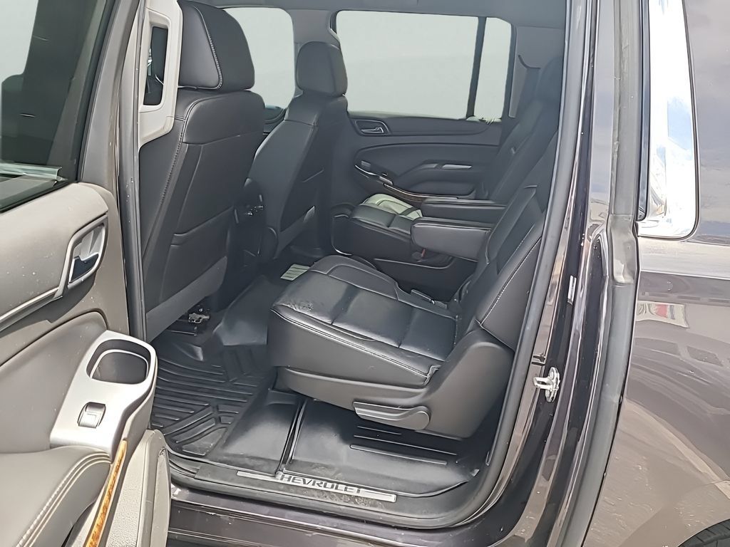 Used 2018 Chevrolet Suburban Premier AWD/4WD image 10
