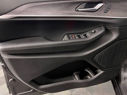 Used 2024 Jeep Grand Cherokee L Limited w/ Luxury Tech Group II image 26