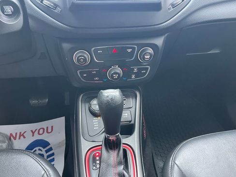 Used 2018 Jeep Compass Trailhawk w/ Cold Weather Group image 19