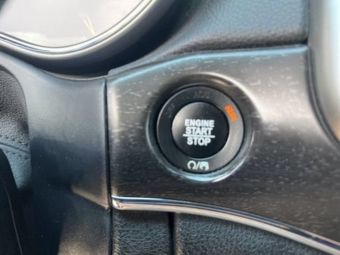 Used 2018 Jeep Grand Cherokee Limited RWD image 7