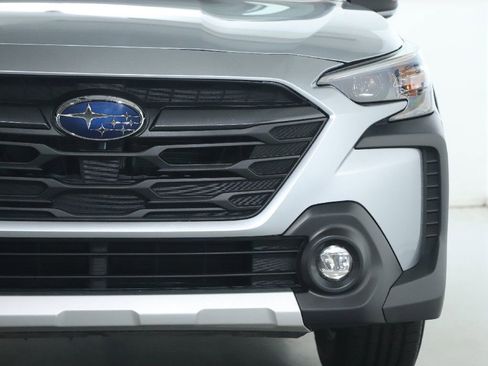 Used 2024 Subaru Outback Premium AWD/4WD image 8