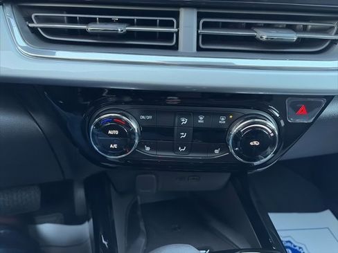 New 2026 Chevrolet Trax LT w/ Sunroof Package image 23