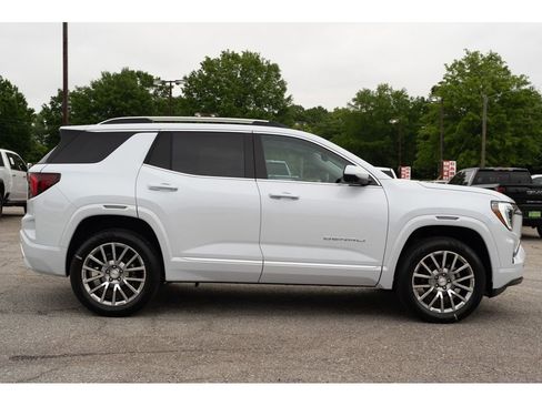 New 2026 GMC Terrain Denali AWD/4WD image 9