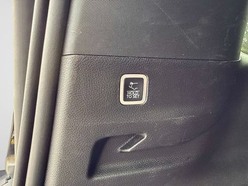 Used 2024 Jeep Wagoneer L Series II w/ Flexible Seating Group RWD image 13