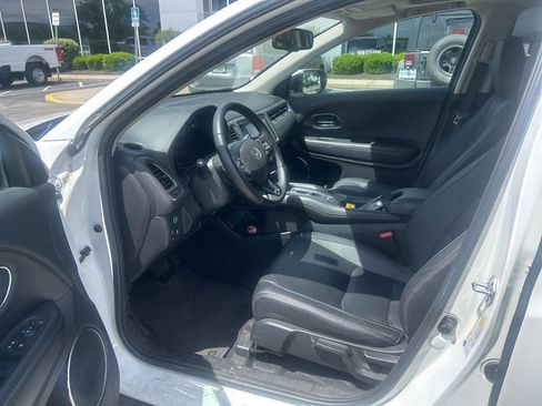 Used 2022 Honda HR-V EX-L image 11