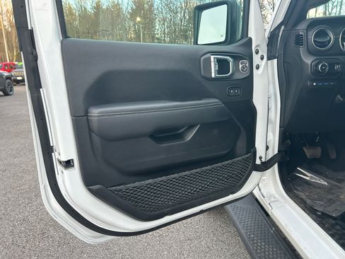 Used 2023 Jeep Wrangler Sahara w/ Cold Weather Group image 34