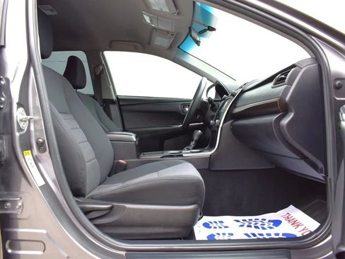 Used 2016 Toyota Camry LE FWD image 16