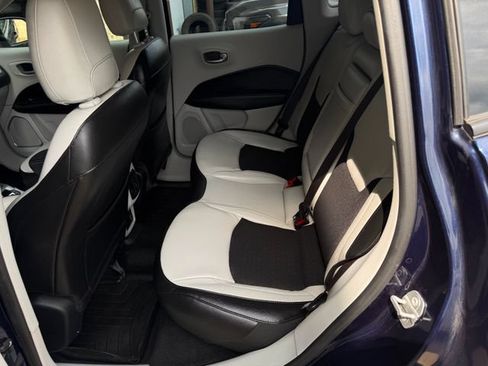 Used 2019 Jeep Compass Latitude w/ Popular Equipment Group AWD/4WD image 7