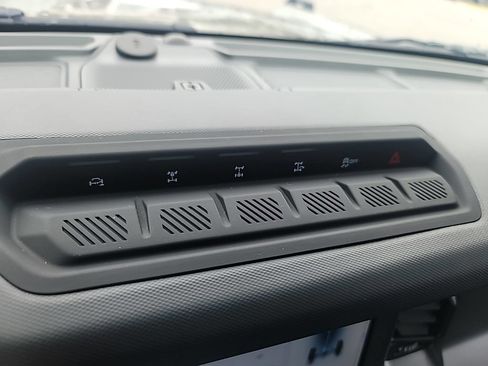 Used 2025 Ford Bronco Badlands AWD/4WD image 28