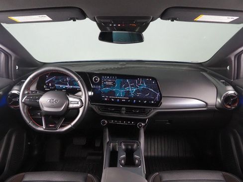 Used 2024 Chevrolet Equinox EV FWD RS w/2RS image 3
