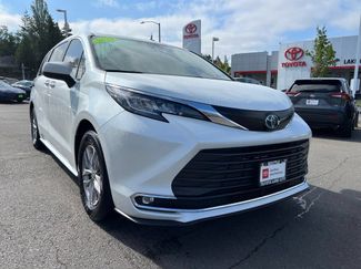 Used 2022 Toyota Sienna XLE AWD/4WD video 1