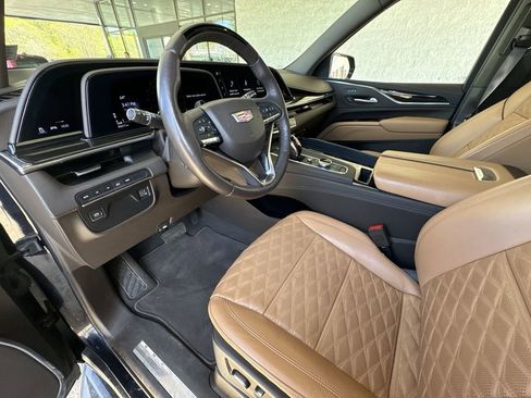 Certified 2023 Cadillac Escalade Premium Luxury AWD/4WD image 10