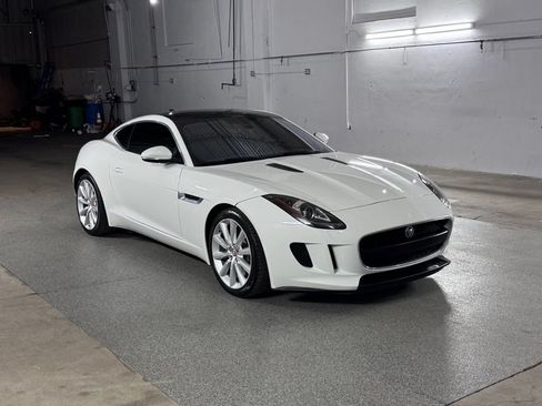 Used 2017 Jaguar F-TYPE Coupe RWD image 3