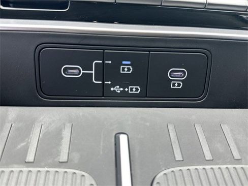 Used 2025 Hyundai Santa Fe SE image 34