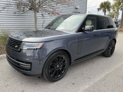 Certified 2025 Land Rover Range Rover SE image 1