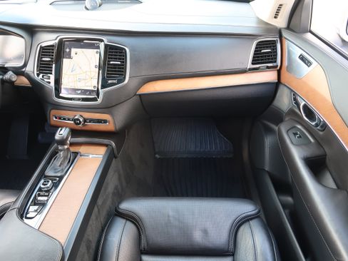 Used 2016 Volvo XC90 T6 Inscription w/ Vision Package AWD/4WD image 15