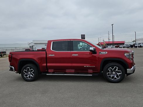 New 2026 GMC Sierra 1500 SLT image 6