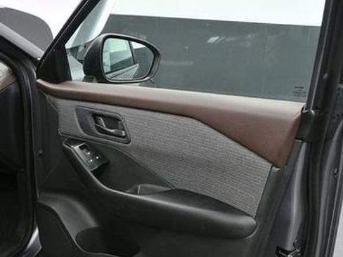 Used 2023 Nissan Rogue S AWD/4WD image 16