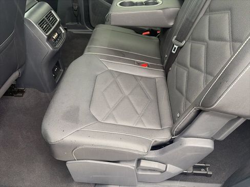 Used 2026 Volkswagen Atlas SE AWD/4WD image 25