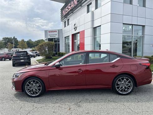 Certified 2024 Nissan Altima 2.0 SR image 5