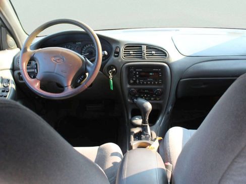 Used 1999 Oldsmobile Intrigue GL FWD image 8
