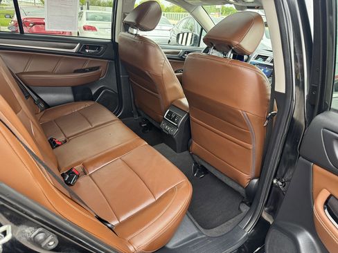 Used 2019 Subaru Outback 2.5i Touring w/ Popular Package #3A AWD/4WD image 14