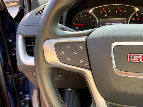 Used 2024 GMC Terrain SLT AWD/4WD image 23
