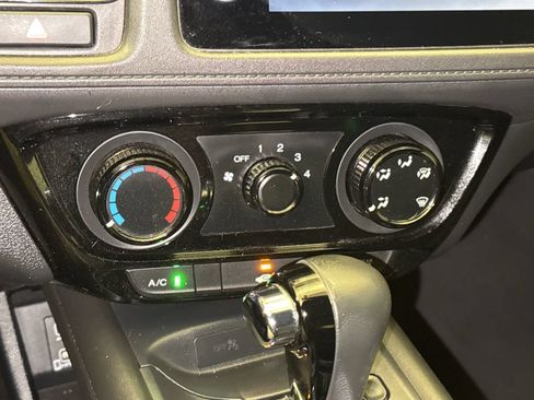 Used 2022 Honda HR-V Sport image 24