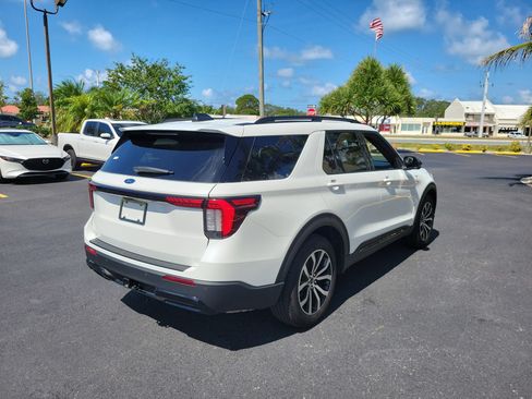 Used 2025 Ford Explorer ST-Line w/ Premium Package RWD image 6