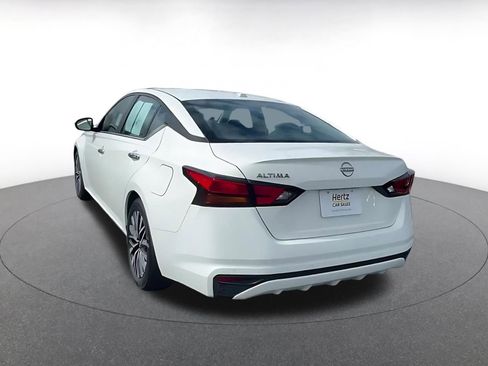 Used 2025 Nissan Altima 2.5 SV image 11
