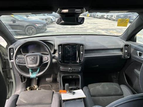 Used 2023 Volvo C40 P8 Recharge Plus AWD/4WD image 3