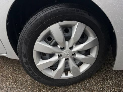 Used 2014 Toyota Corolla LE FWD image 4