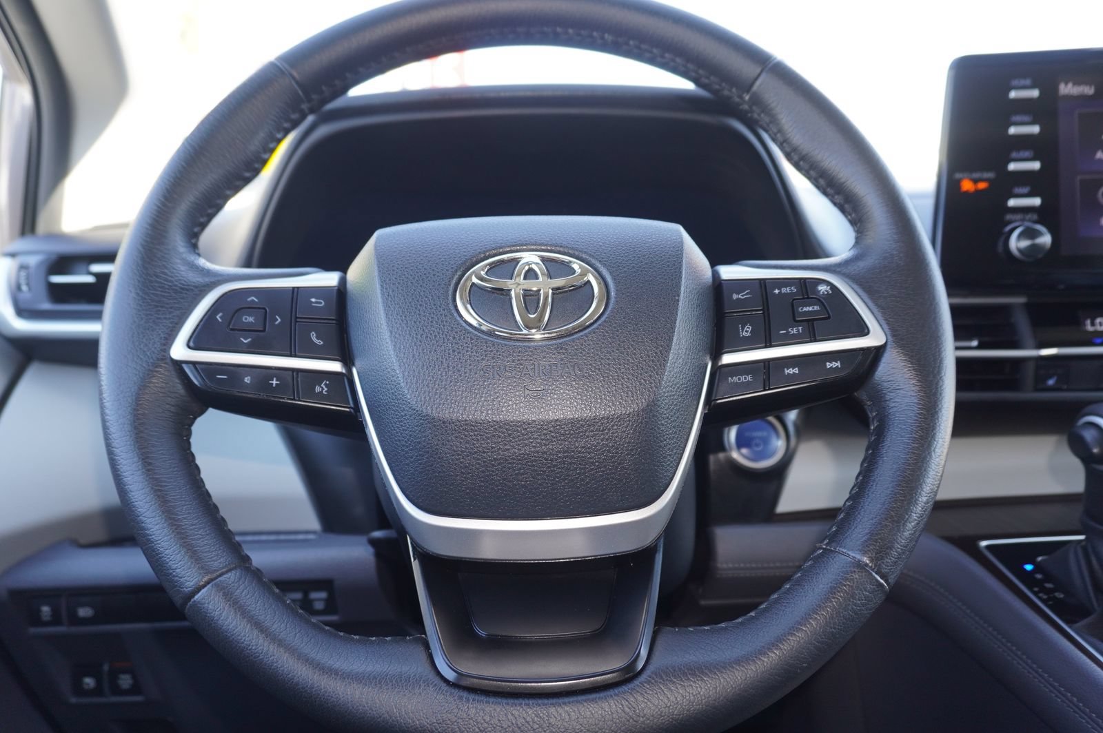 Certified 2023 Toyota Sienna XLE FWD image 21