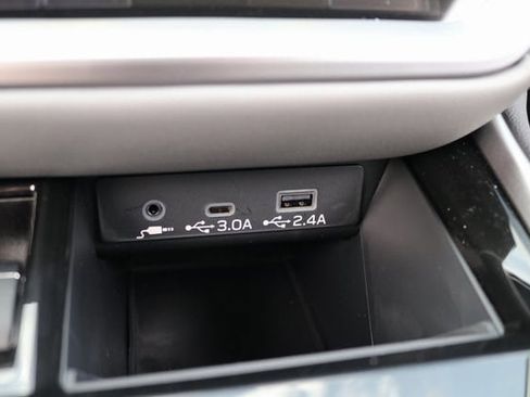 Used 2025 Subaru Outback Premium image 28