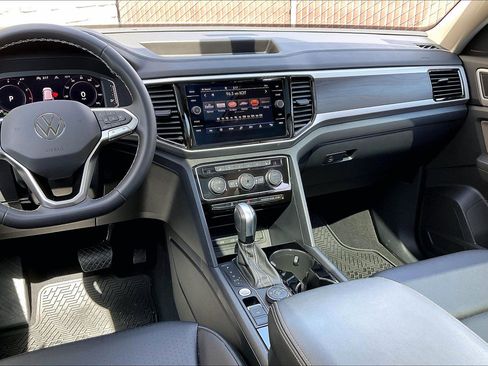 Used 2023 Volkswagen Atlas SE w/ Panoramic Sunroof Package image 5