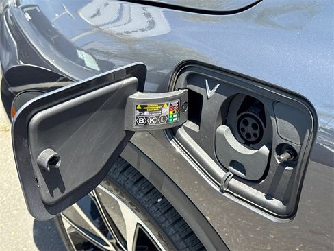 New 2025 VinFast VF 8 Plus image 7