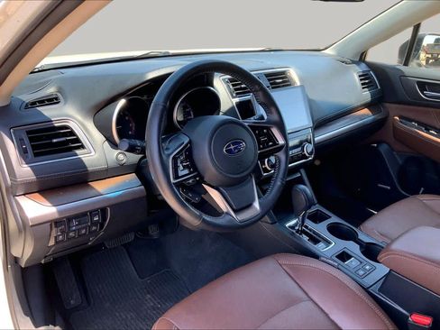 Used 2018 Subaru Outback 2.5i Touring w/ Popular Package #3 AWD/4WD image 18