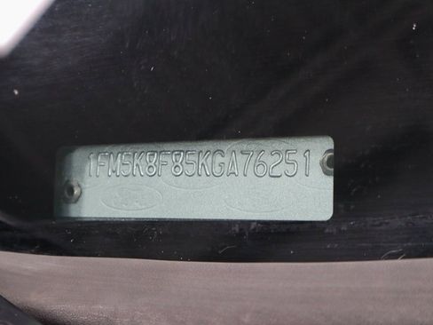 Certified 2019 Ford Explorer Limited w/ Class III Trailer Tow Package image 37