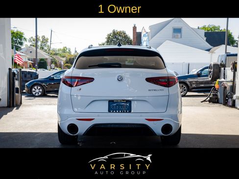 Used 2022 Alfa Romeo Stelvio Veloce image 5