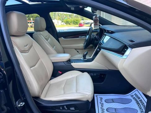 Used 2017 Cadillac XT5 Luxury w/ LPO, Wheel Lock Package FWD image 11