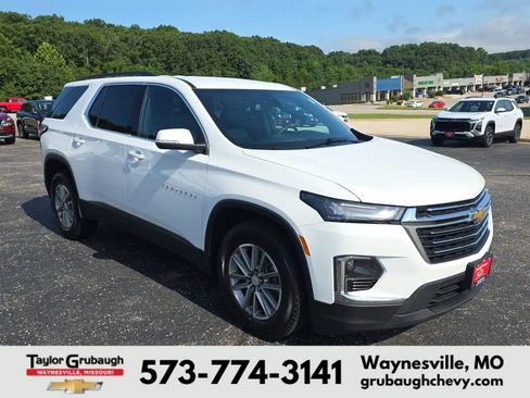 Used 2023 Chevrolet Traverse LT AWD/4WD image 2