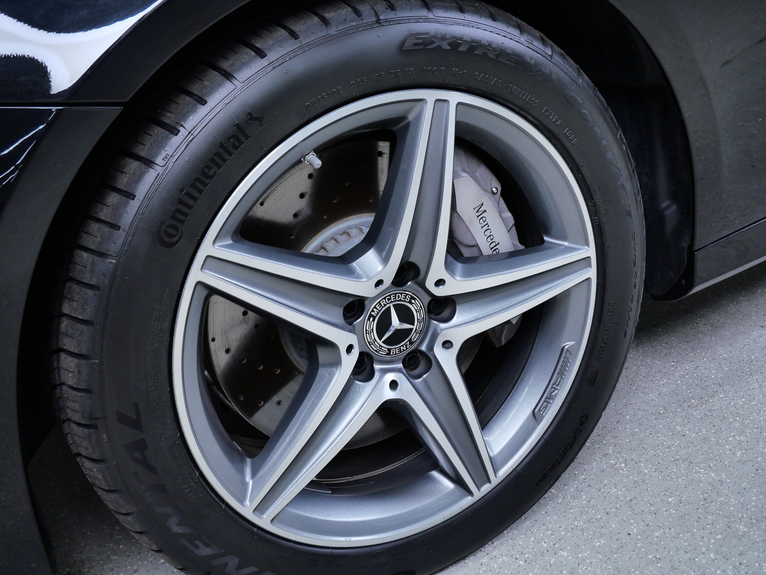 Used 2018 Mercedes-Benz E 400 4MATIC Sedan image 13