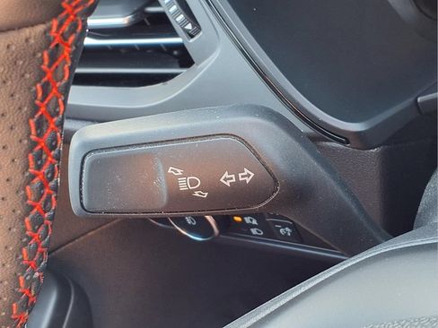 Used 2025 Ford Escape ST-Line Select AWD/4WD image 22